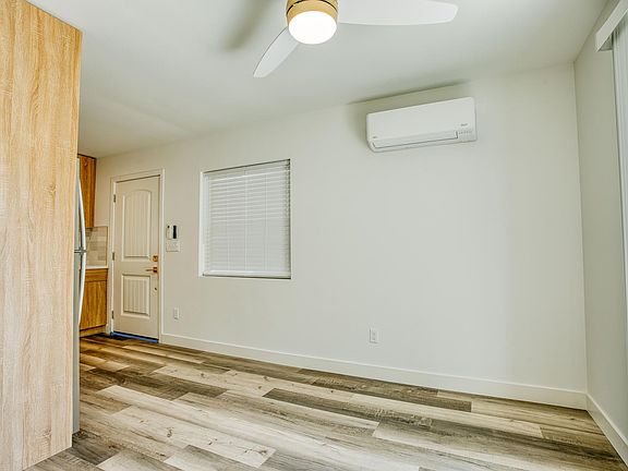 5th image of 441 E Weldon Ave