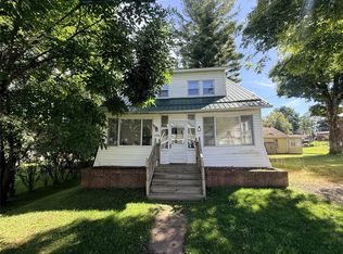 12538 Comstock St, Conneaut Lake, PA 16316