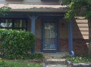 13387 Hiddendale Ln, Ballwin, MO 63021