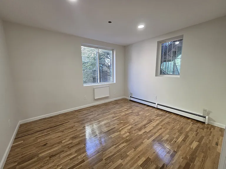 385 Vernon Ave #1D — Photo 8