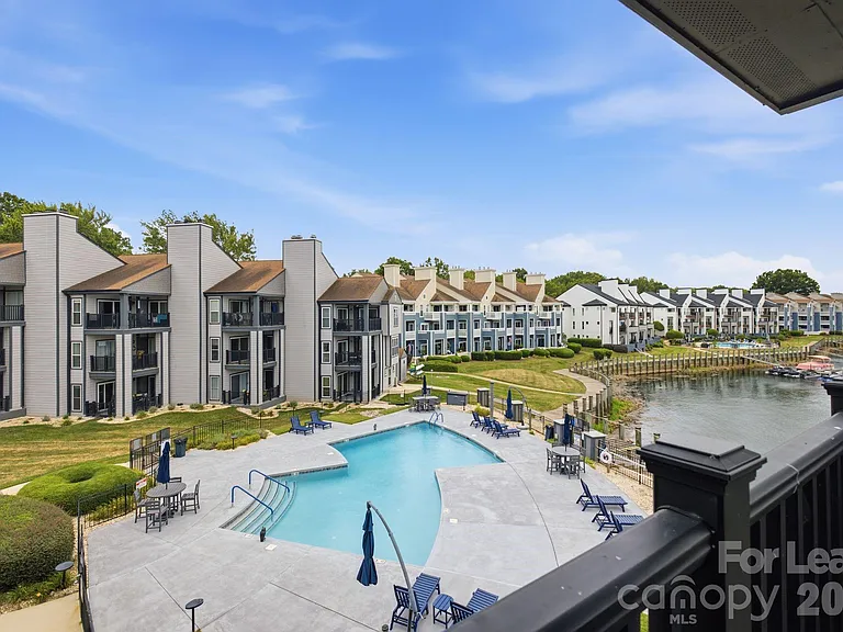 18841 Vineyard Point Ln — Photo 22