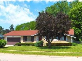 661 Fredericksburg Dr, Dayton, OH 45415