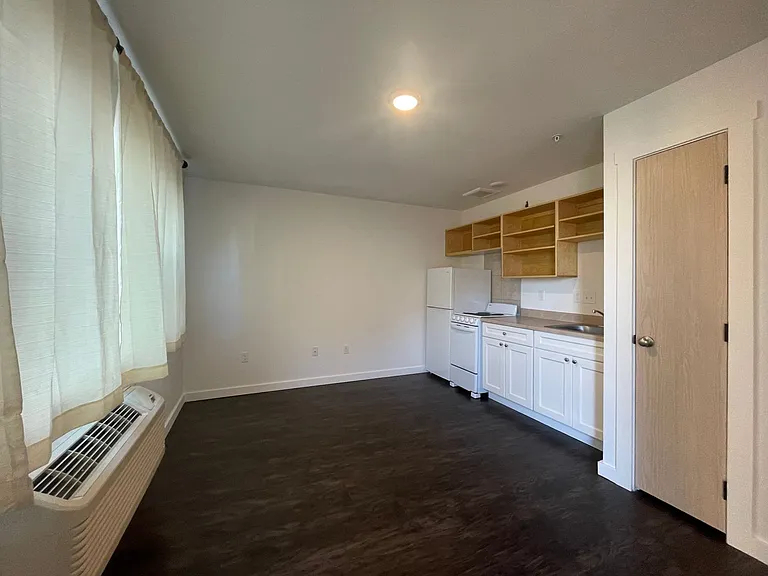 Convenient Community in Hillyard - 3018 E Everett Ave — Photo 8