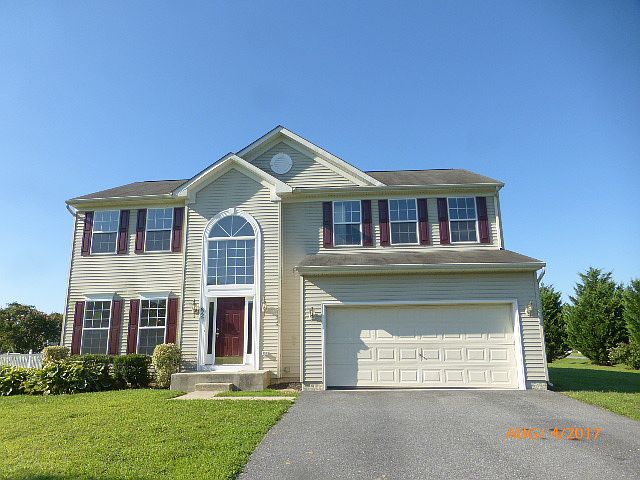 1st image of 82 Lorraine Dr