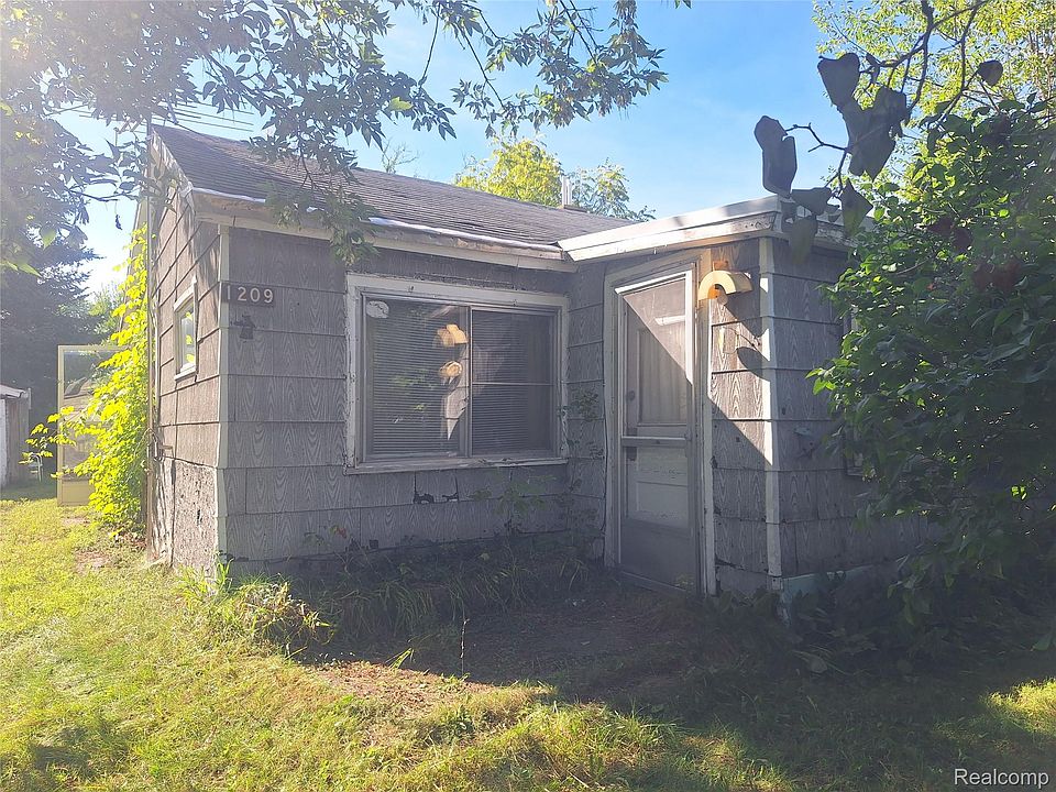 1st image of 1209 Dandy St