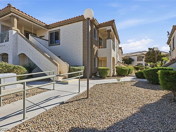 4th image of 6913 Squaw Mountain Dr Unit 201