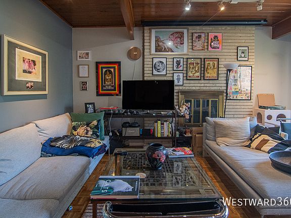 3rd image of 4334 N Clarendon Ave APT 310