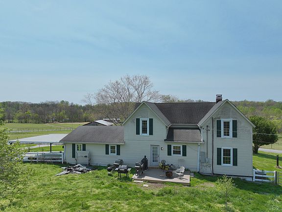 2nd image of 365 Martin Rd