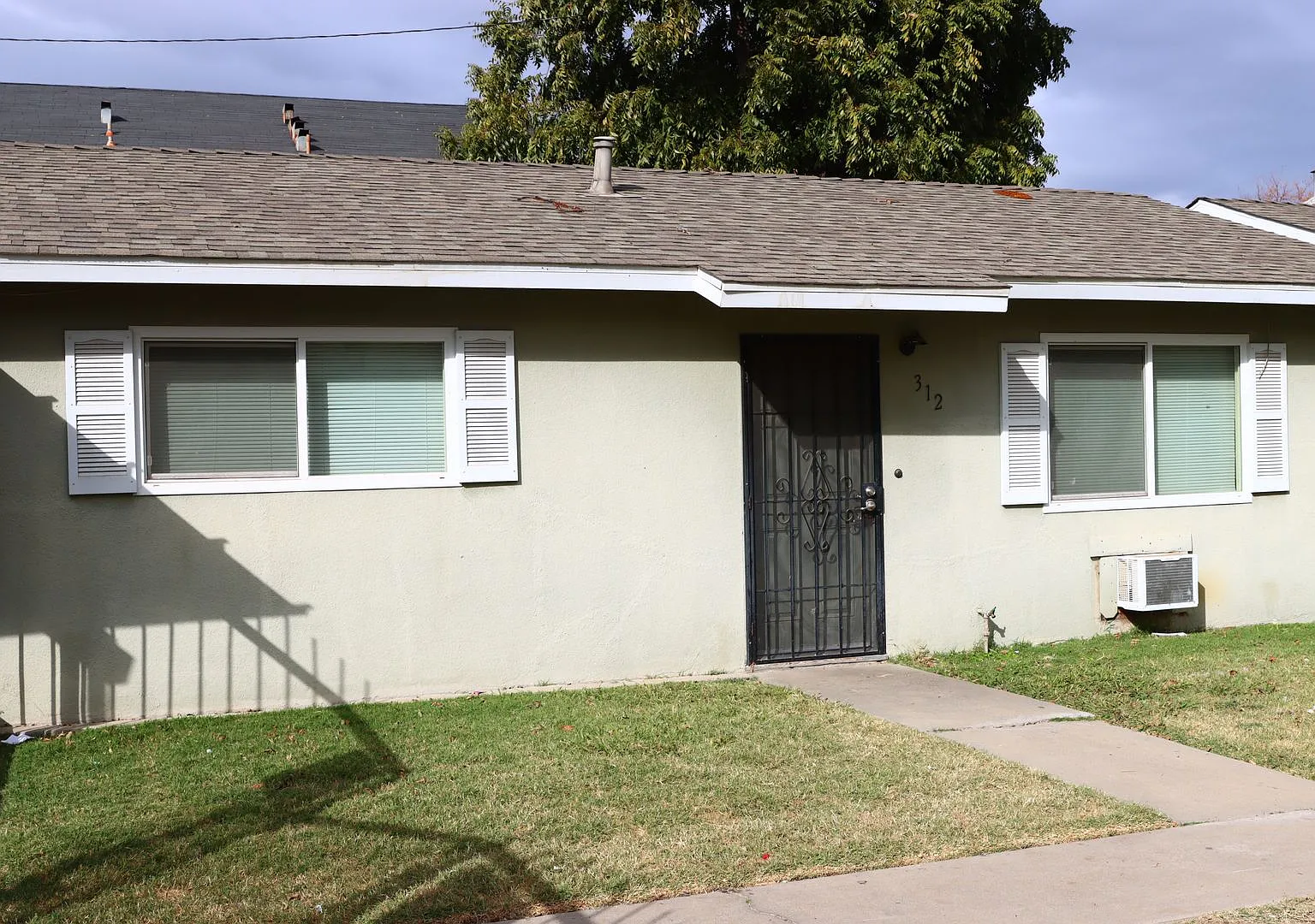 2 Bedroom Apartment House — Photo 1
