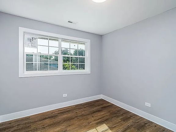 5th image of 336 E Russell St APT 2