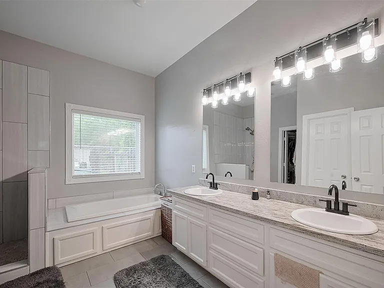 1416 Cranbrook Way — Photo 2