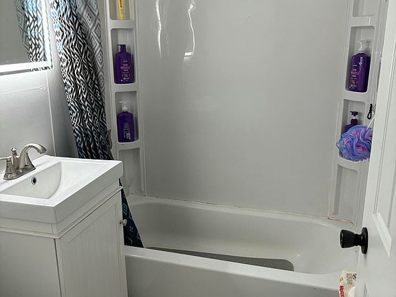 5th image of 2516 Central Dr