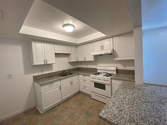 3rd image of 4405 Merced Ave #1/2