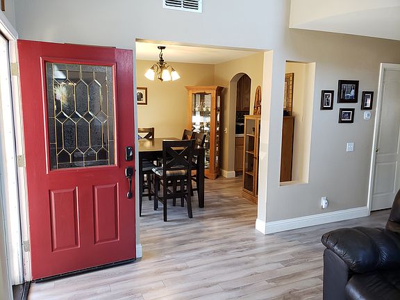 Formal dining room 