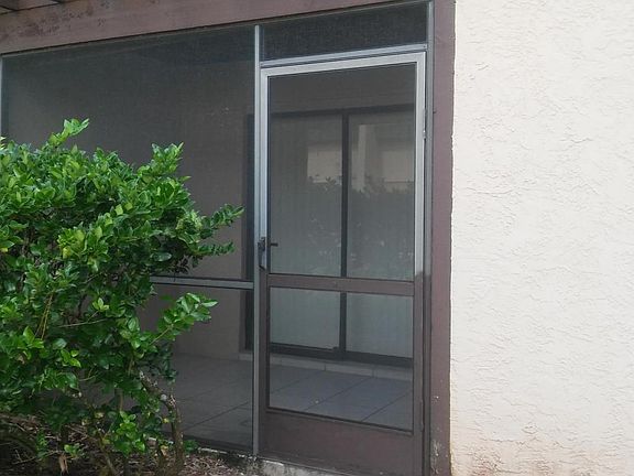 2nd image of 2420 SE Garden Ter #205