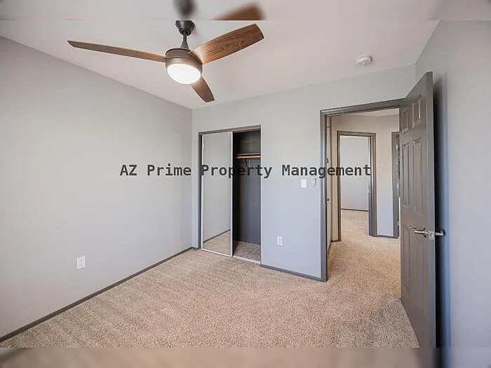 868 W Tremaine Ave — Photo 23