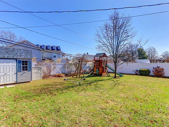 5th image of 15 Lily Ln