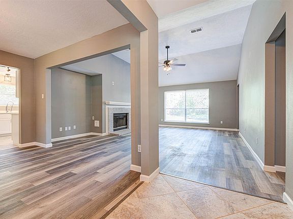 4th image of 17930 Seven Pines Dr