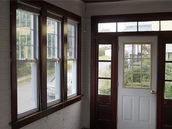 2nd image of 652 Grove St