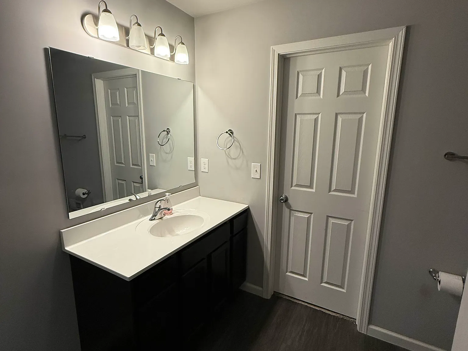3 bed, 2040 sqft, $2,500 — Photo 3