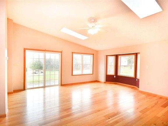 4th image of 5440 Wood Ln