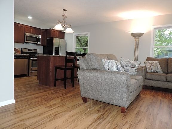 3rd image of 70 Birch Ct