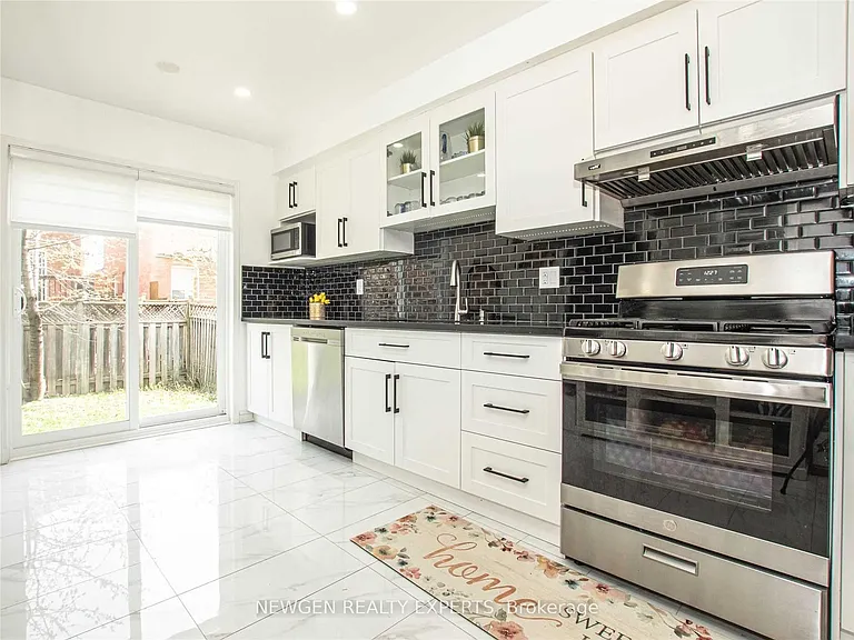 134 Muirland Cres N #MAIN FL — Photo 6