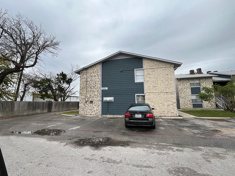 2203 Jennifer Dr #3 — Photo 1