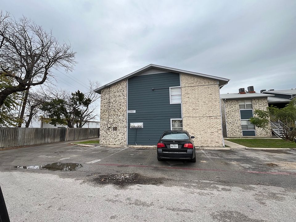 1st image of 2203 Jennifer Dr APT 3