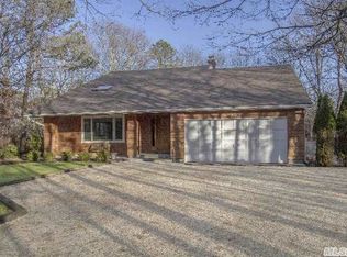 28 N Quarter Rd, Westhampton, NY 11977