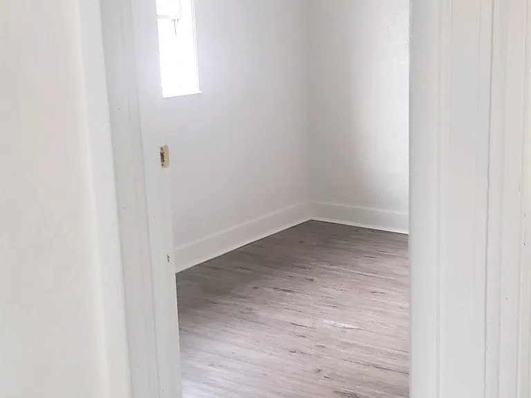 1020 S Broadway St #11 — Photo 5