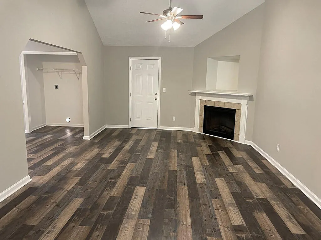4 bed, 2.0 bath, 1439 sqft, $1,475 — Photo 3
