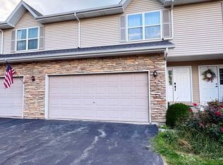 1149 Alexandria Dr, Sycamore, IL 60178