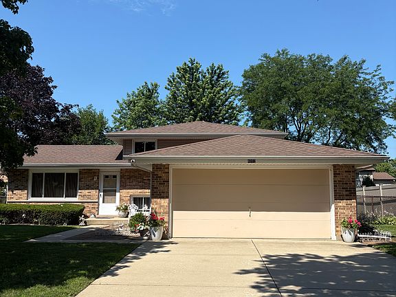 2nd image of 4002 N Galesburg Ave