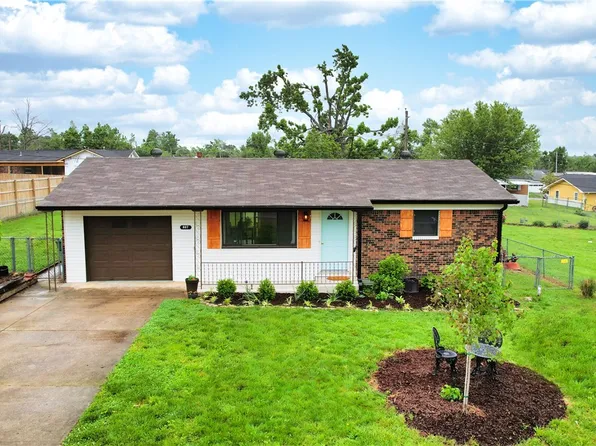 807 N 12th Pl, Rogers, AR 72756