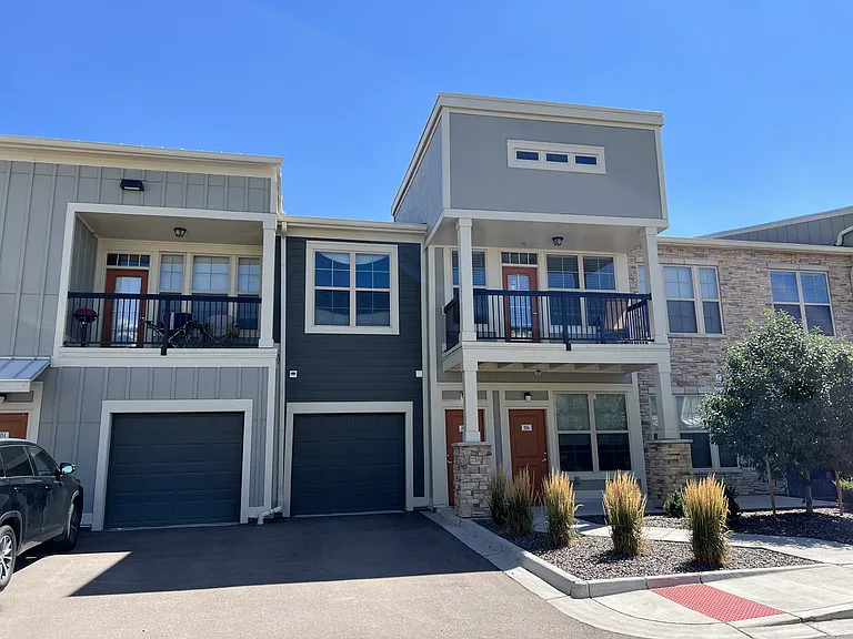 Ridge at Castle Rock Apartments — Photo 20