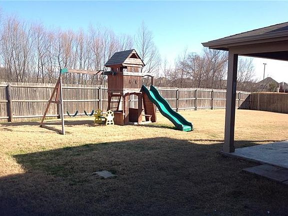 3rd image of 2700 Indian Oak Dr