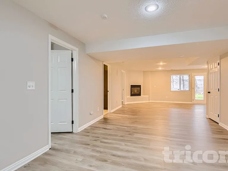835 N 975 E — Photo 8