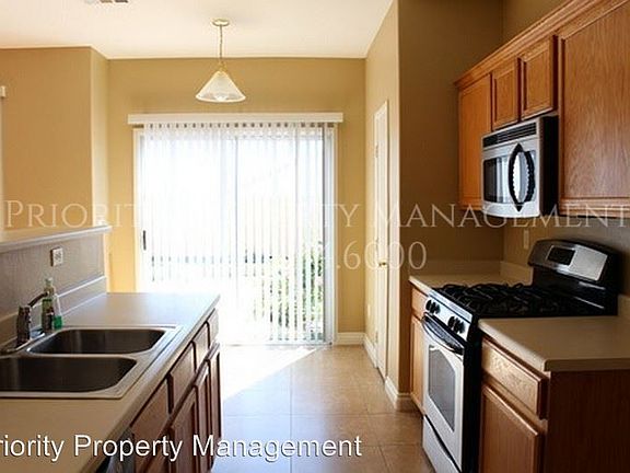 3rd image of 3413 Mastercraft Ave