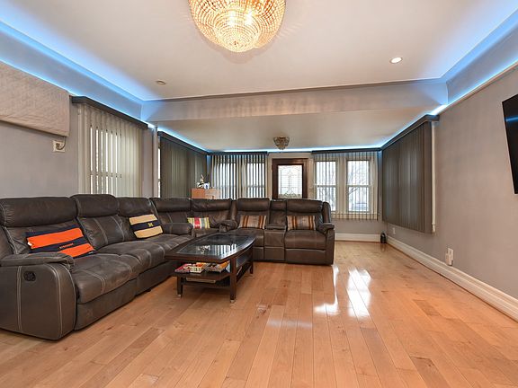 3rd image of 86-20 Eliot Ave #86-20