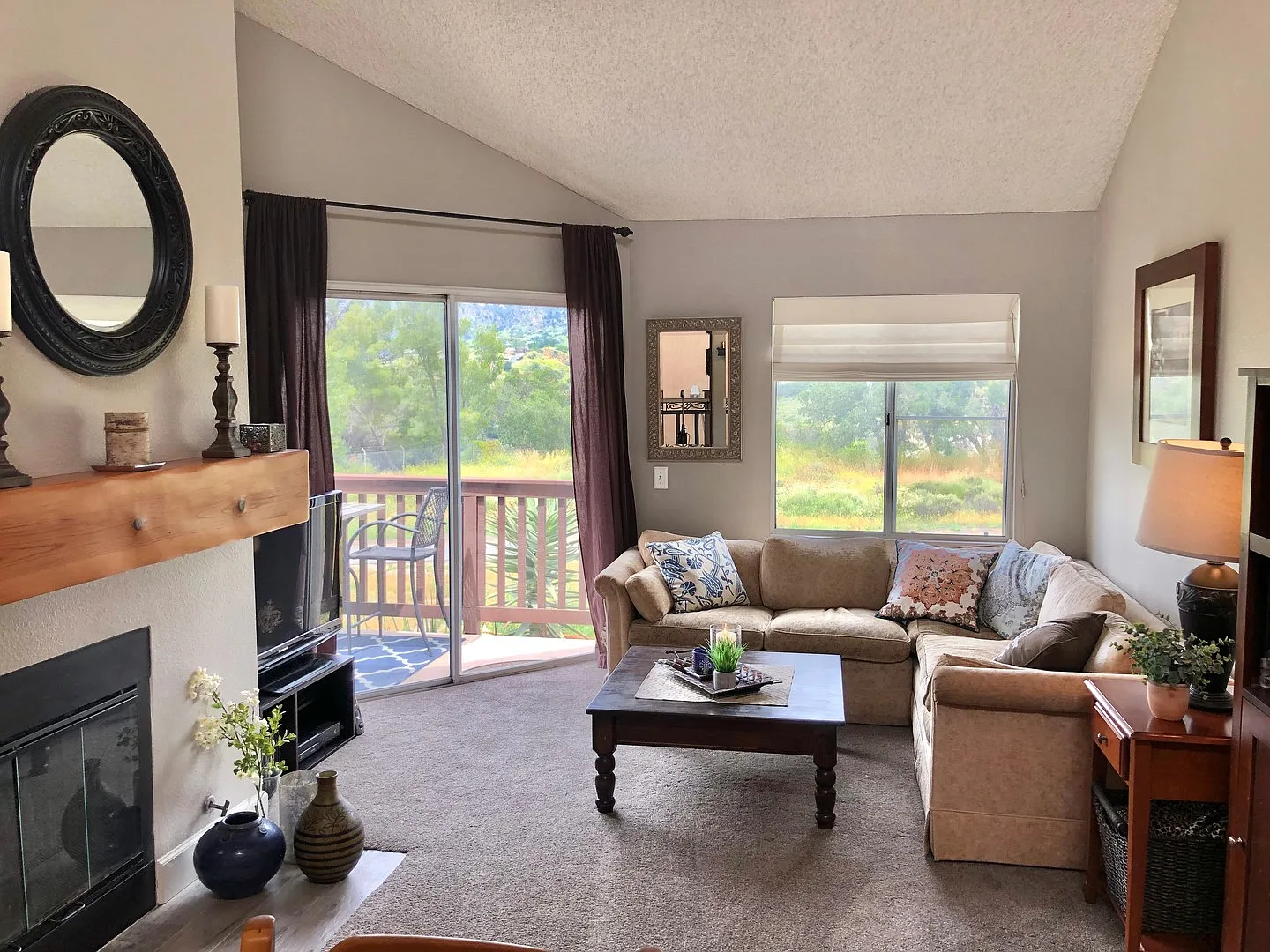 1 Bedroom + Loft Rsm Condo With Amazing View! — Photo 2