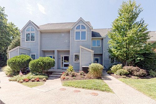 2nd image of 547 Spring Lk #547