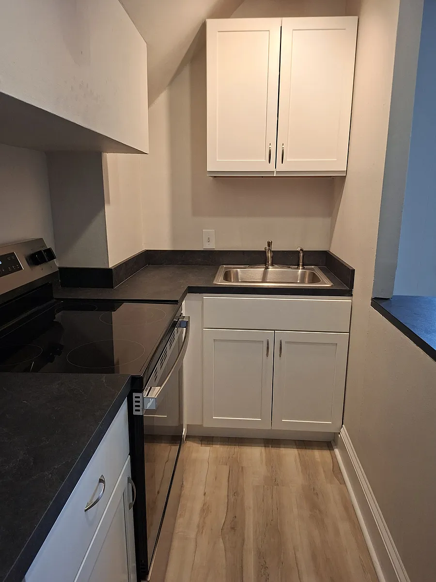 Building Photo - 9 N Beacon St #3-02