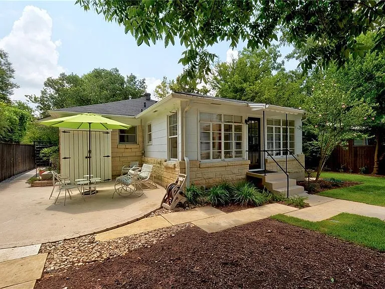 4518 Red River St — Photo 8
