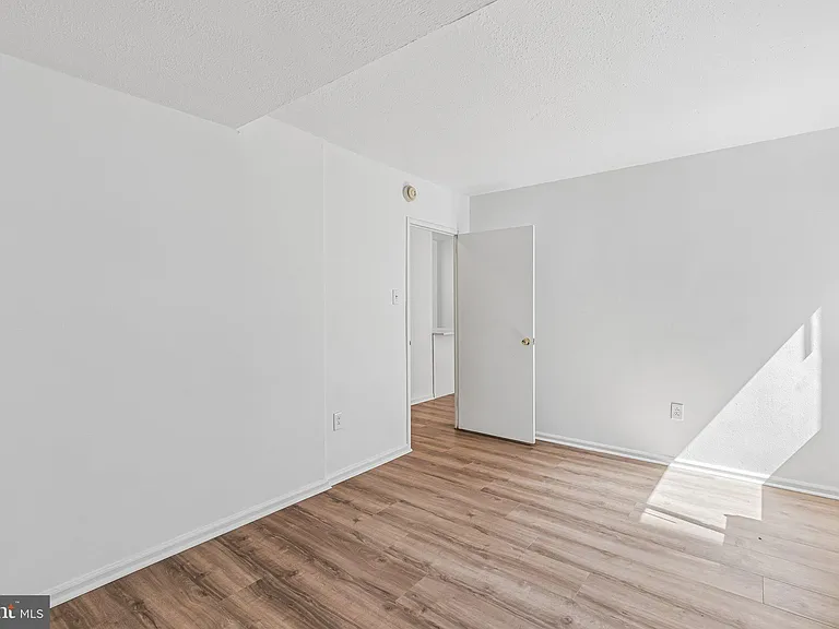 2101 Chestnut St #1121 — Photo 16