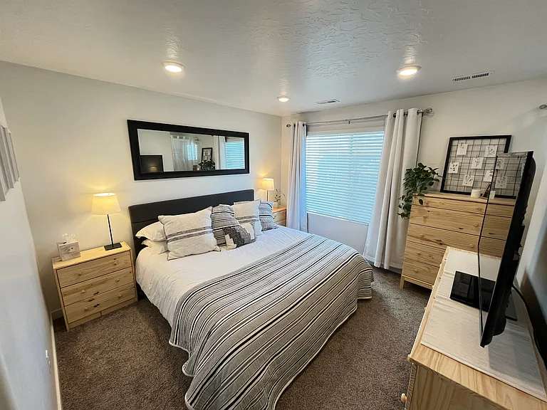 1061 E Waterway Ln — Photo 7