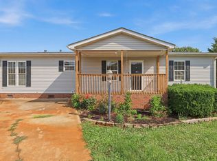 221 Kylene Ct, Boiling Springs, SC 29316