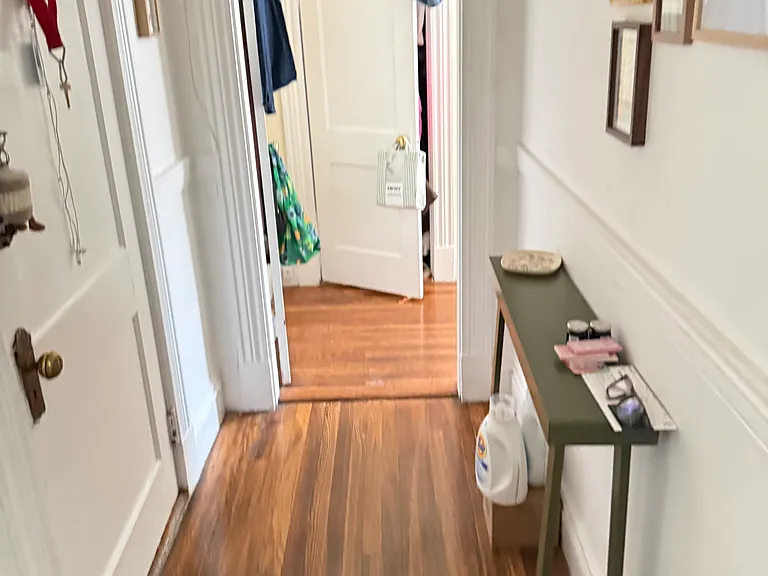 193 Strathmore Rd #4 — Photo 2