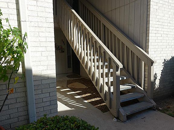3rd image of 3919 Fairmont Pkwy APT 131