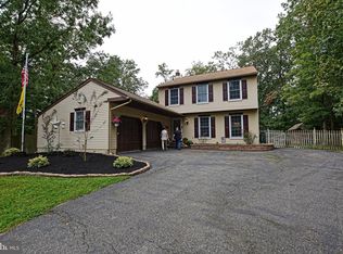 4 Dove Ct, Sicklerville, NJ 08081
